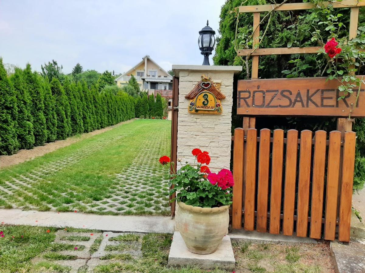 Bed and Breakfast Rozsakert Vendeghaz Сиглигет Экстерьер фото