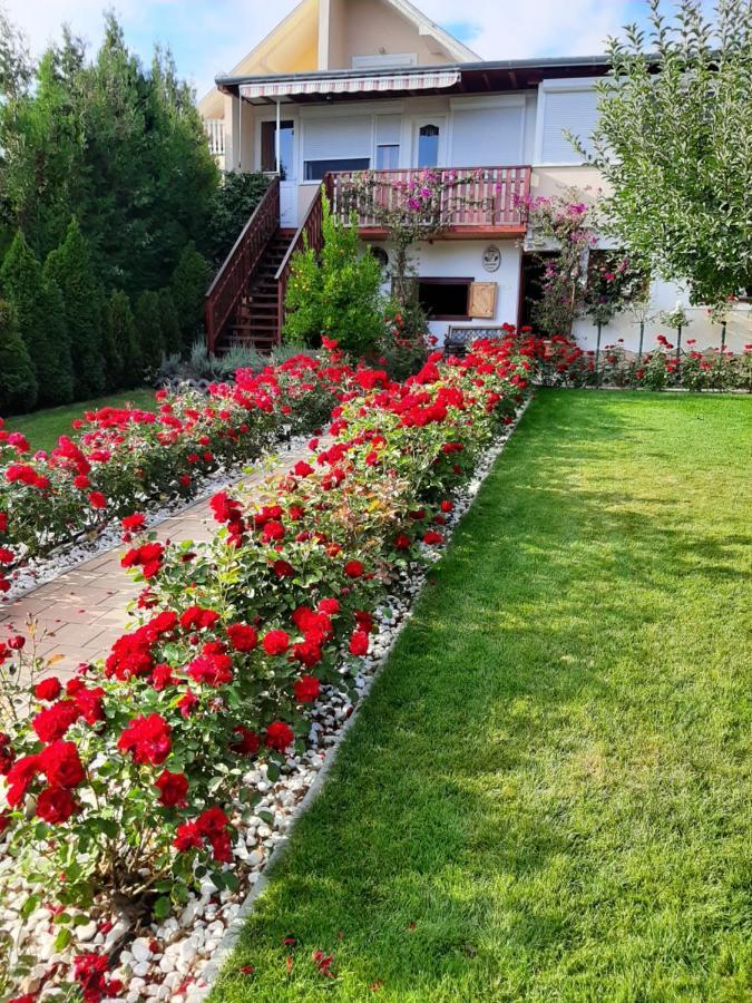 Bed and Breakfast Rozsakert Vendeghaz Сиглигет Экстерьер фото