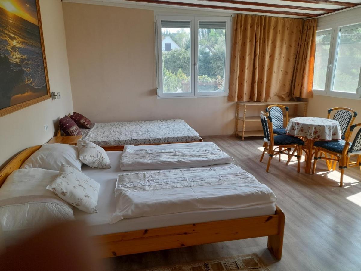 Bed and Breakfast Rozsakert Vendeghaz Сиглигет Экстерьер фото