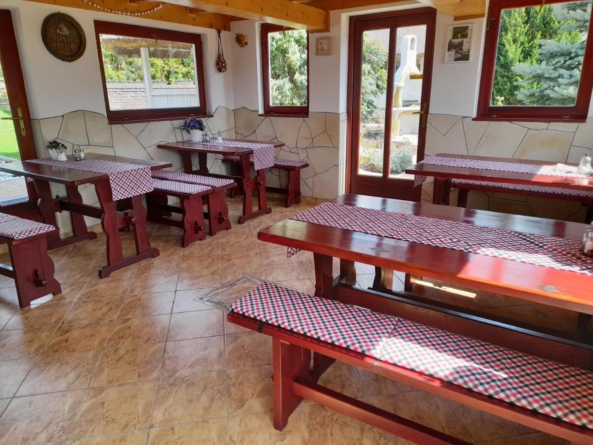 Bed and Breakfast Rozsakert Vendeghaz Сиглигет Экстерьер фото